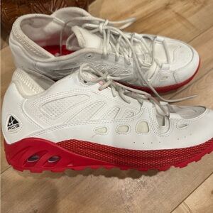 Nike Men’s 9.5 ACG Air Exploraid Hiking Shoes White University Red FJ1920-101